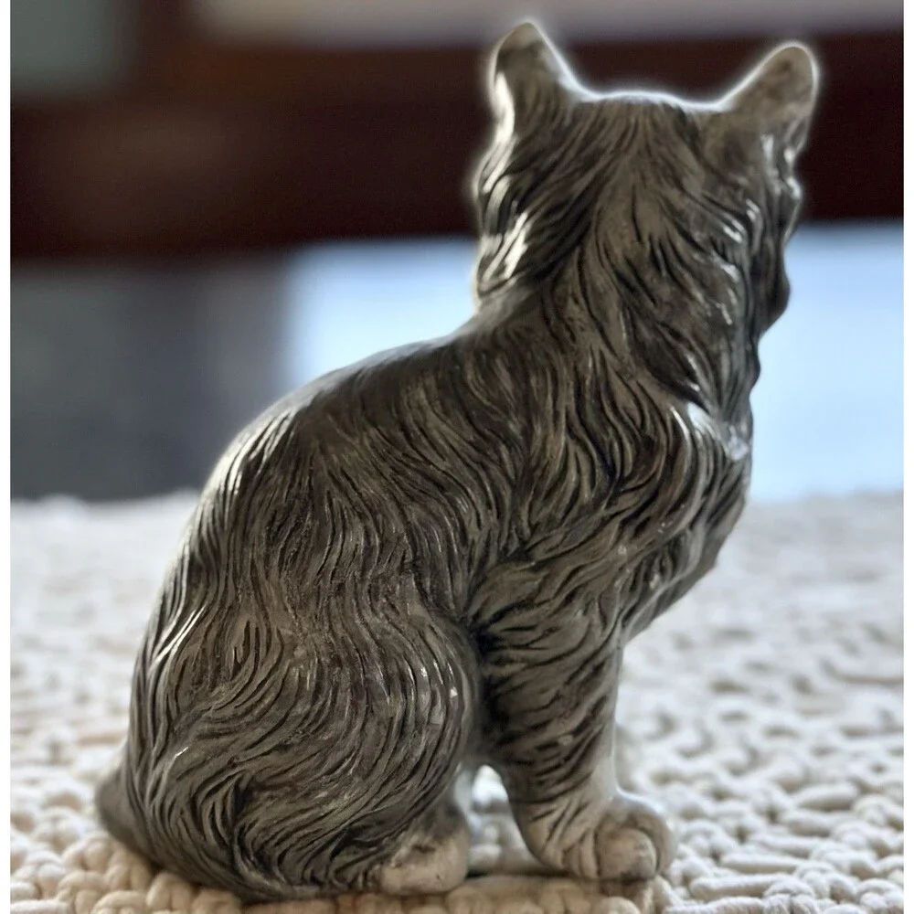 Vintage Grey Persian Cat Figurine Ceramic‎ Hand Made painted 5.5”